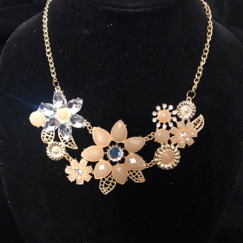 Peach Tones w/Rhinestone Statement Necklace